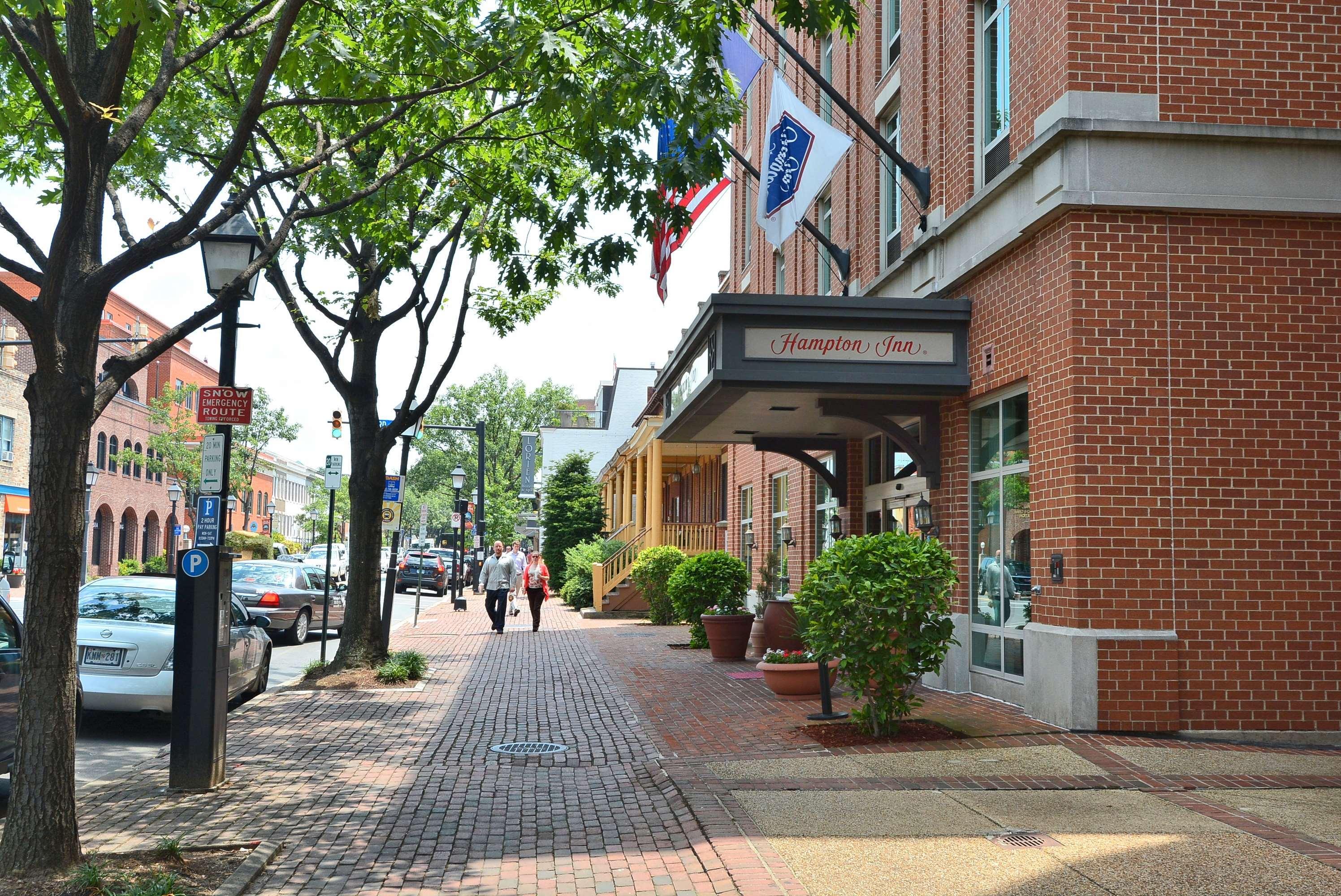 Hampton Inn Alexandria/Old Town Exteriör bild