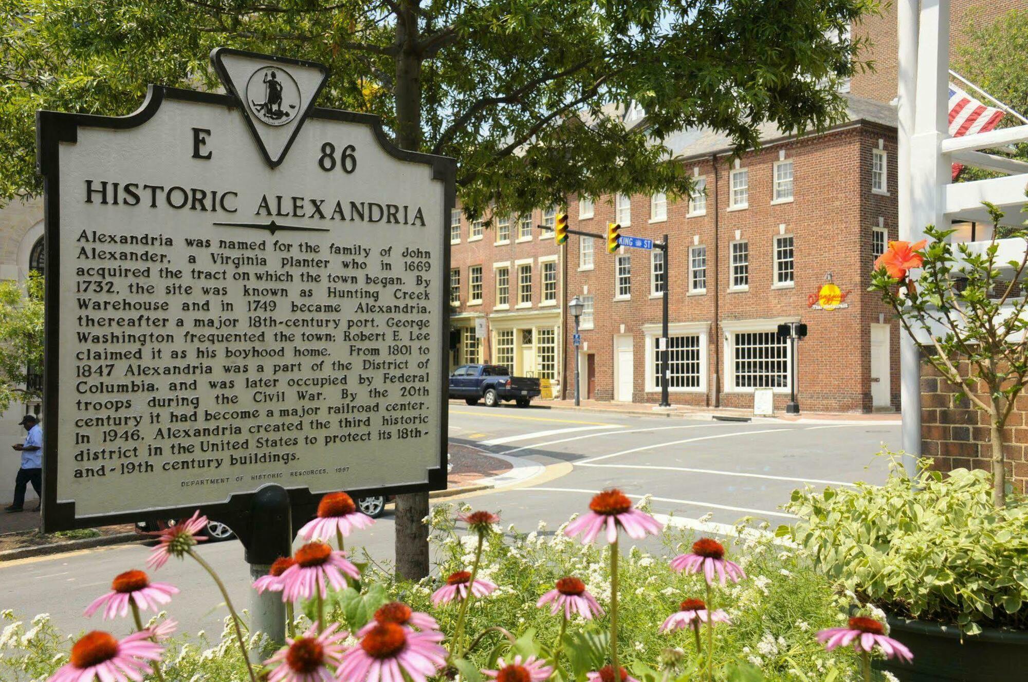 Hampton Inn Alexandria/Old Town Exteriör bild